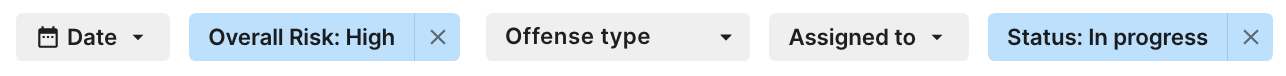 Offense type (違反行為タイプ) と Status (ステータス) が青色に変わってアクティブであることを示している 4 つのフィルターオプション。